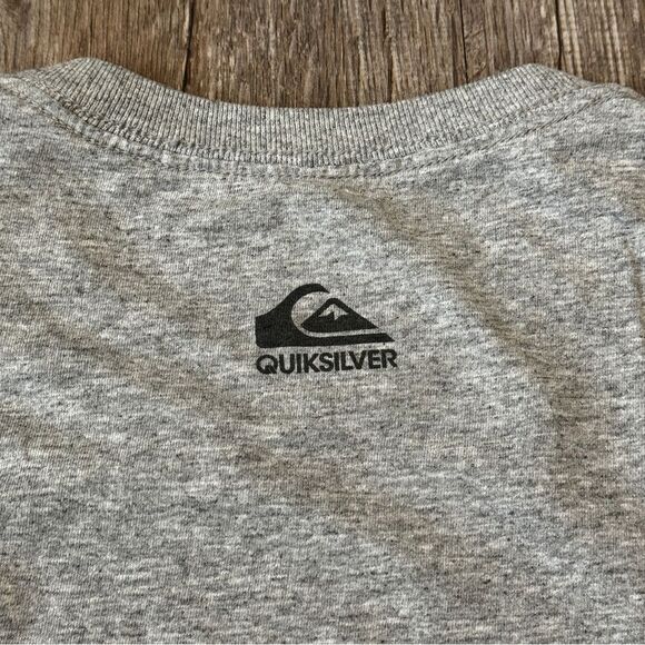 Quicksilver Short Sleeve T-Shirt Medium 100% Cotton EUC - Picture 5 of 6